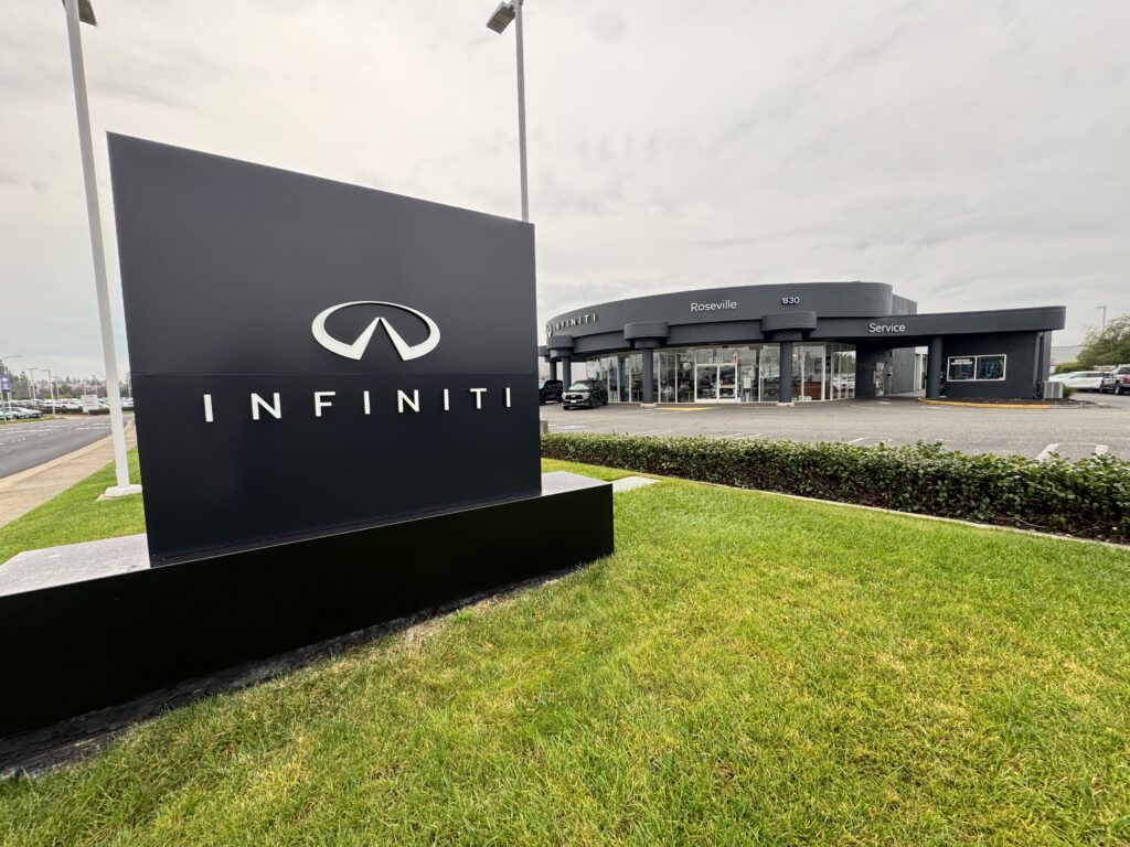 IMG_7934 INFINITI Roseville storefront